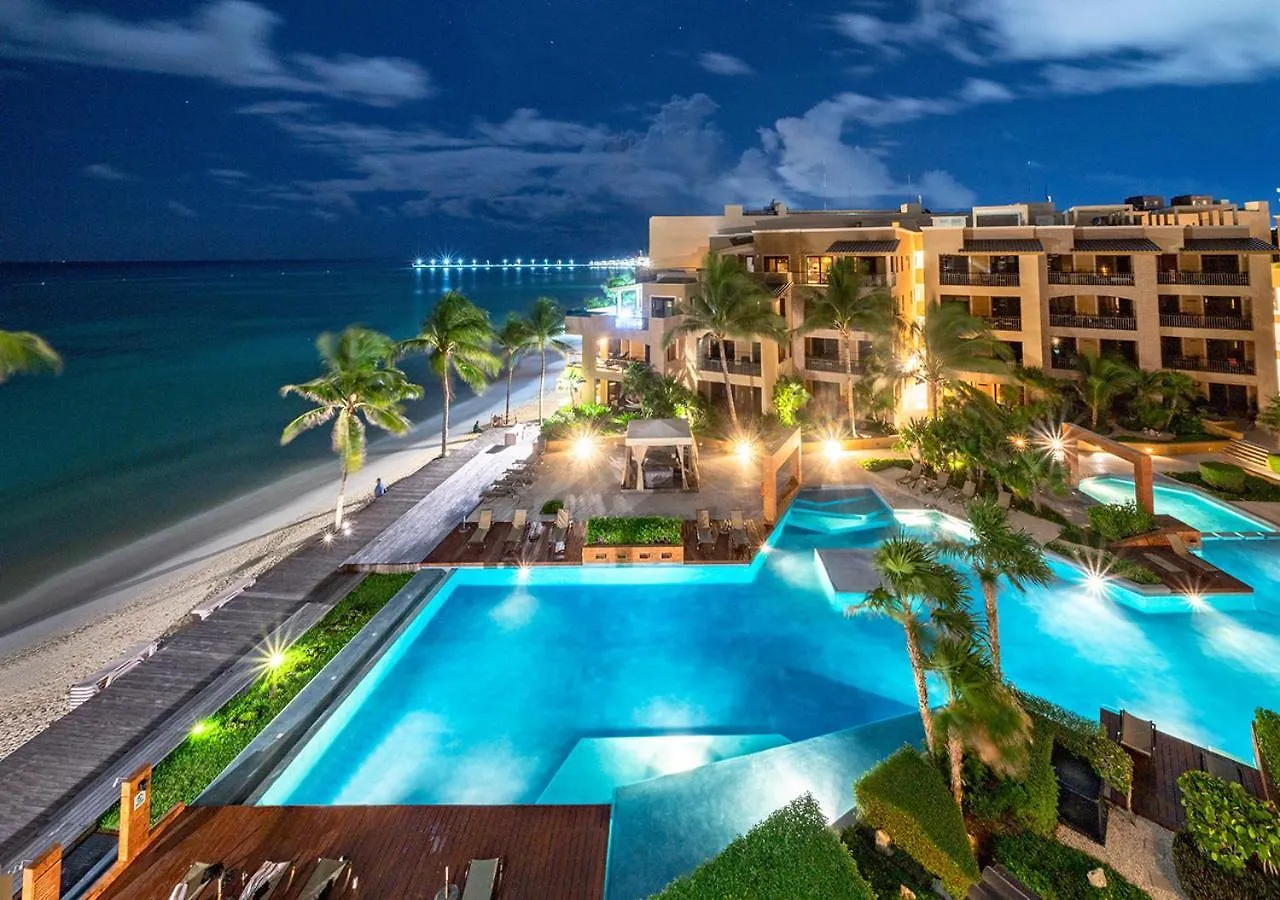 Dom wakacyjny Beachfront 1 Bedroom Condo - El Faro, Surf 407 Playa del Carmen Meksyk