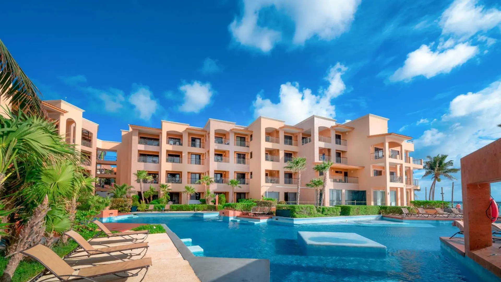 Dom wakacyjny Beachfront 1 Bedroom Condo - El Faro, Surf 407 Playa del Carmen